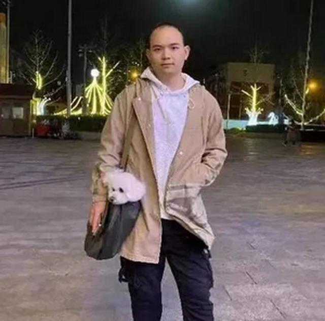 《羊了个羊》创始人被母校制展牌宣传！引无数学生围观 随便写写 第3张